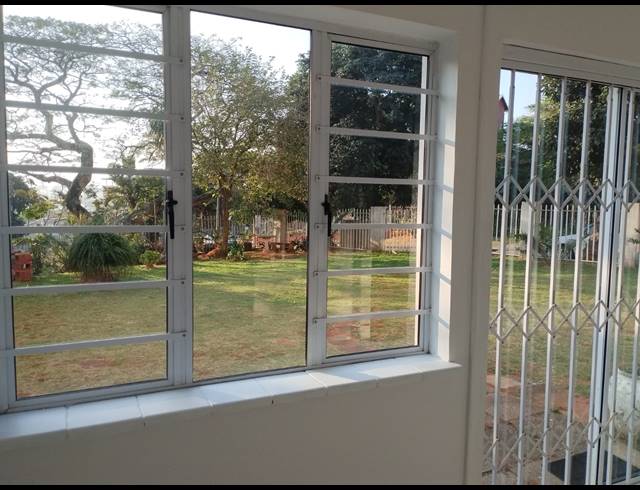 2.5 BEDROOM FLAT FOR SALE IN BLUFF